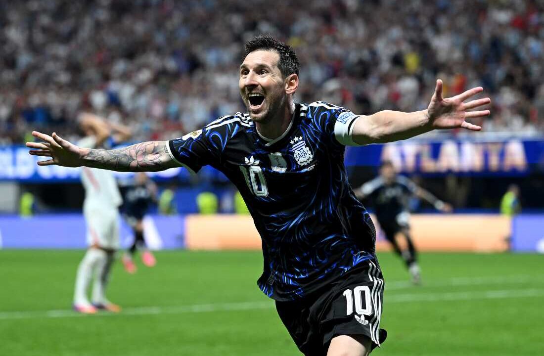 Argentina Stun England 2-1 With Late Comeback to Reach Final